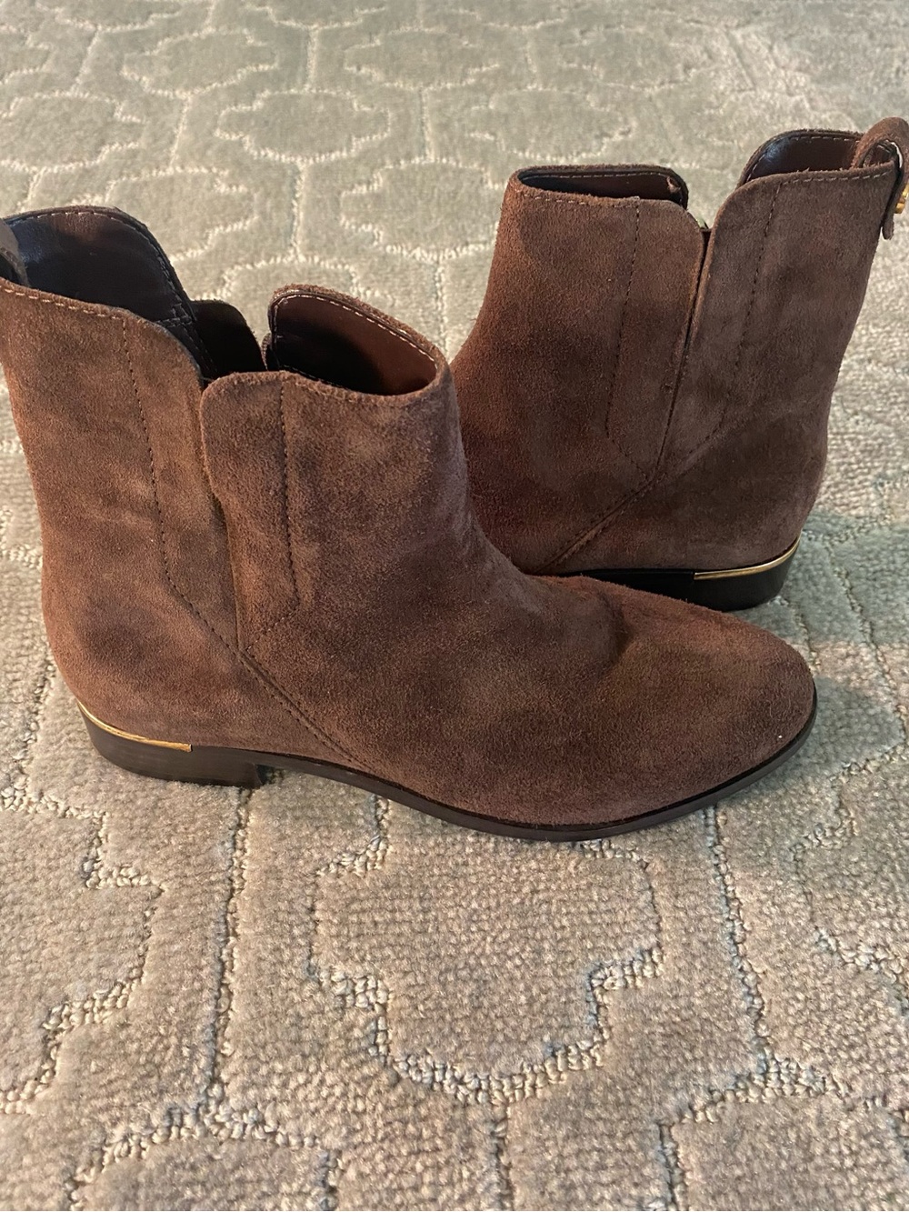 Vince Camuto Razil Brown Suede Ankle Booties Womens 6.5M Gold Tri